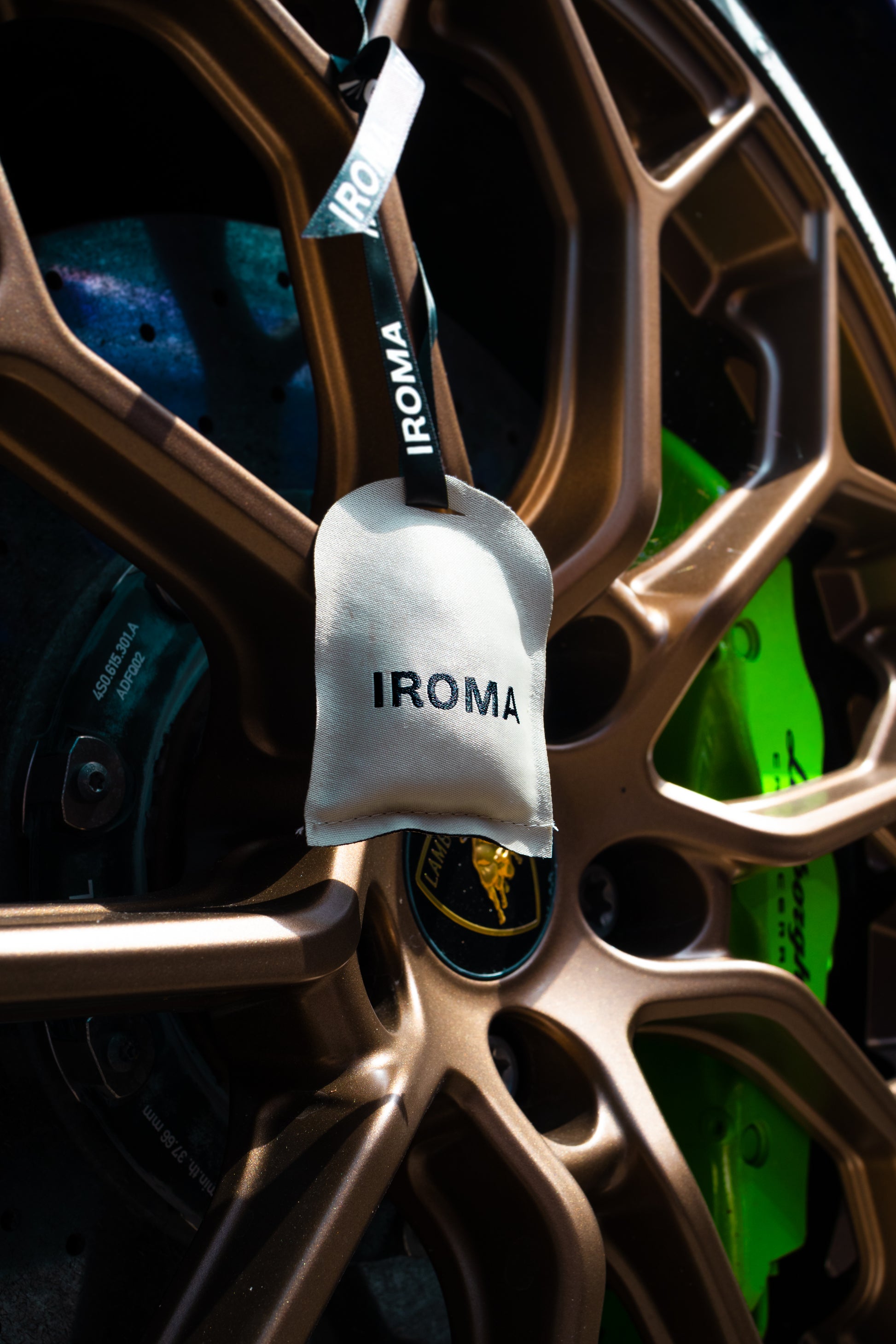 Lamborghini IROMA 2-07.jpg__PID:5f53bf68-bbc2-4905-80b0-4c12ddbe24bc